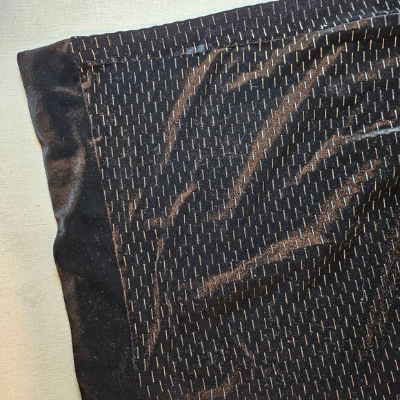 Frank Lyman Design Black Textured Velvet Tunic Top - Size 8 - Picture 8 of 9